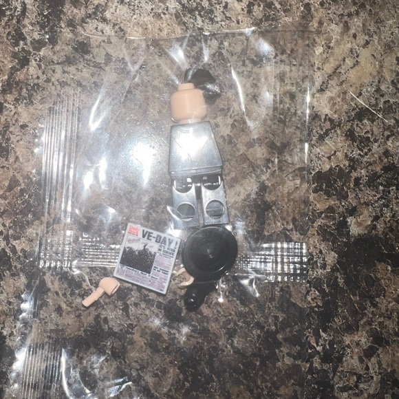 $3 BUILDING BLOCK MINI FIGURE. NEW IN PLASTIC. $3 WITH ANY $10 ORDER OR MORE - Picture 4 of 12